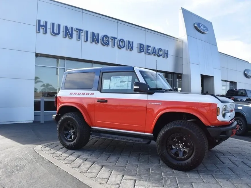 2025 Ford Bronco First Edition photo 1