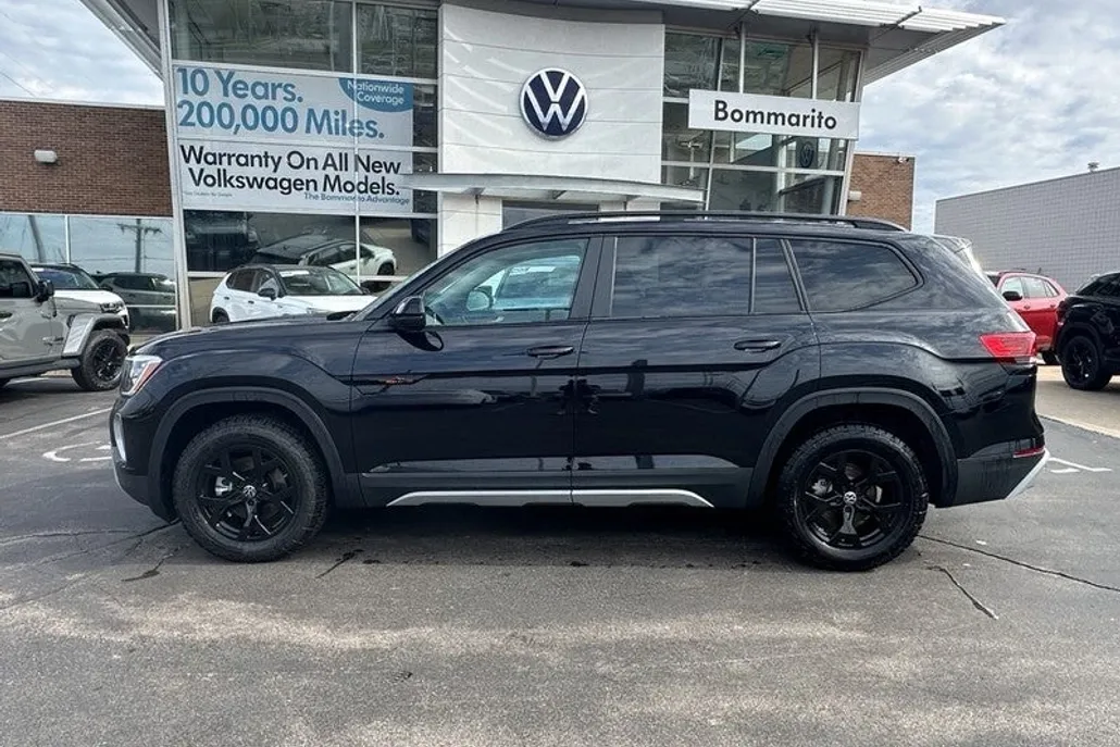 2025 Volkswagen Atlas Peak Edition SE Technology photo 1