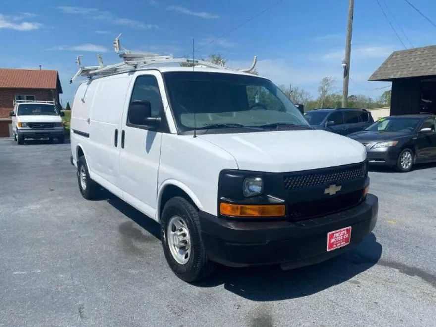 2011 Chevrolet Express 2500 Cargo Van photo 1