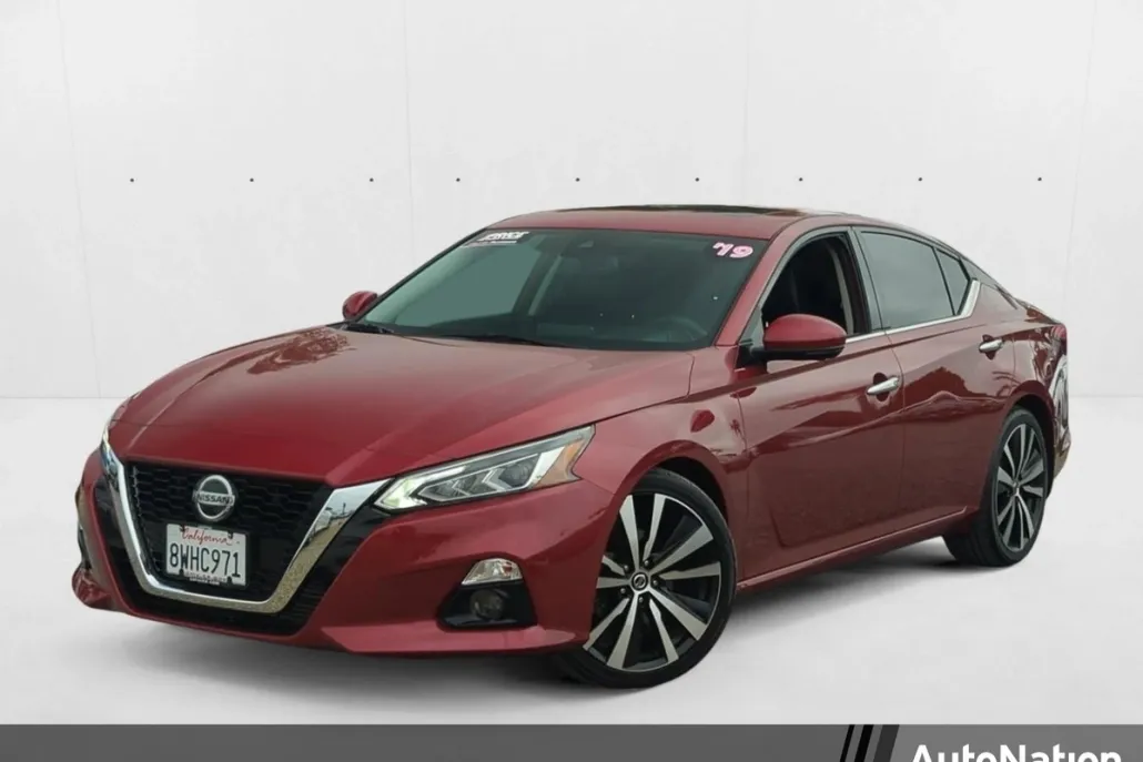 2019 Nissan Altima Platinum Edition ONE photo 1