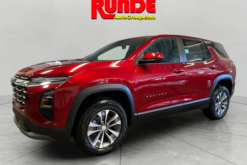 2026 Chevrolet Equinox LT photo 1