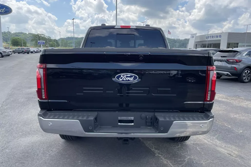 2025 Ford F-150 Lariat photo 1