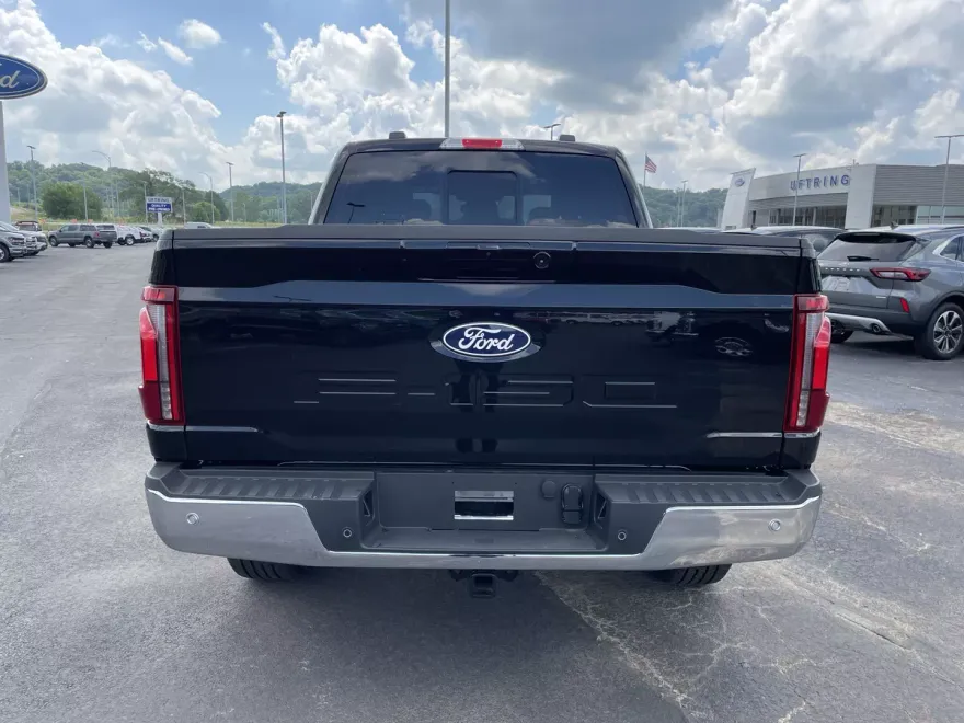 2025 Ford F-150 Lariat photo 1