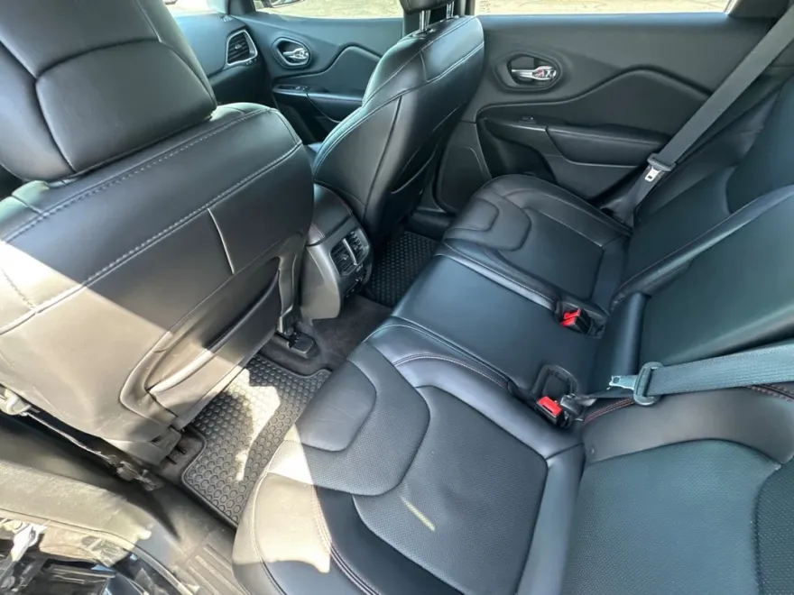 2019 Jeep Cherokee Trailhawk photo 1