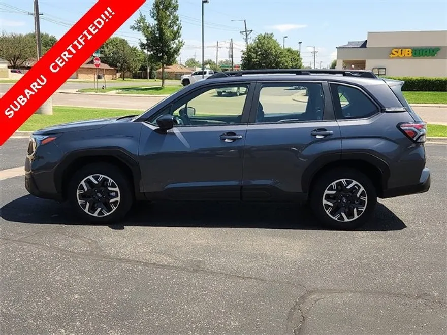 2025 Subaru Forester Base photo 1