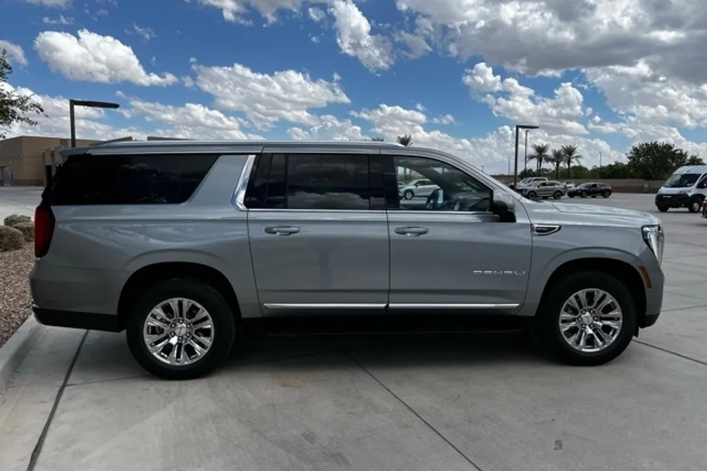 2025 Gmc Yukon XL Denali photo 1