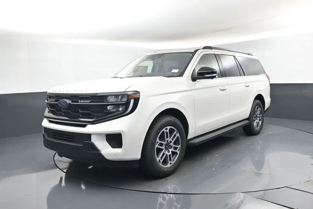 2025 Ford Expedition MAX photo 1