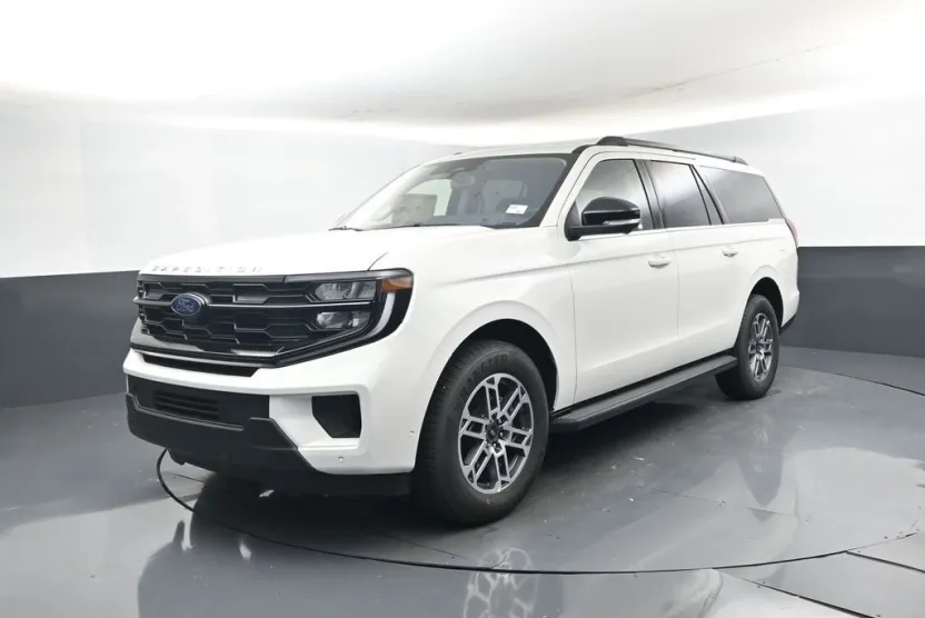 2025 Ford Expedition MAX photo 1