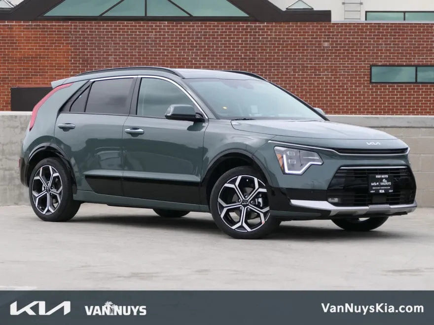 2025 Kia Niro SX Touring photo 1