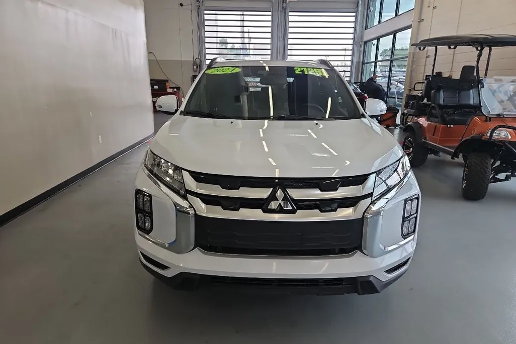 2024 Mitsubishi Outlander Sport SEL photo 1
