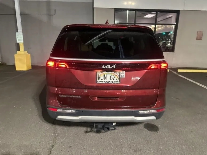 2022 Kia Carnival LXS photo 1