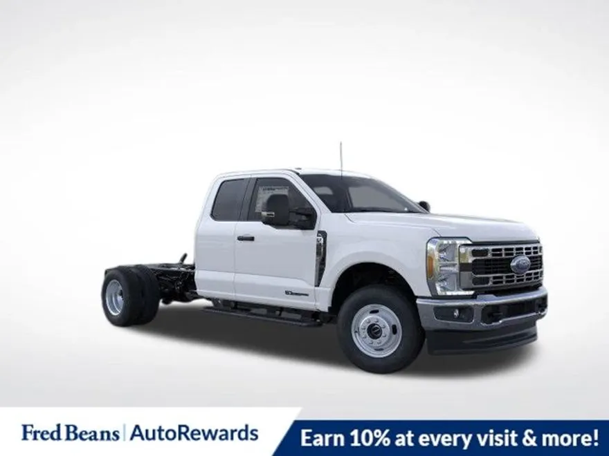 2025 Ford F-350 XL photo 1