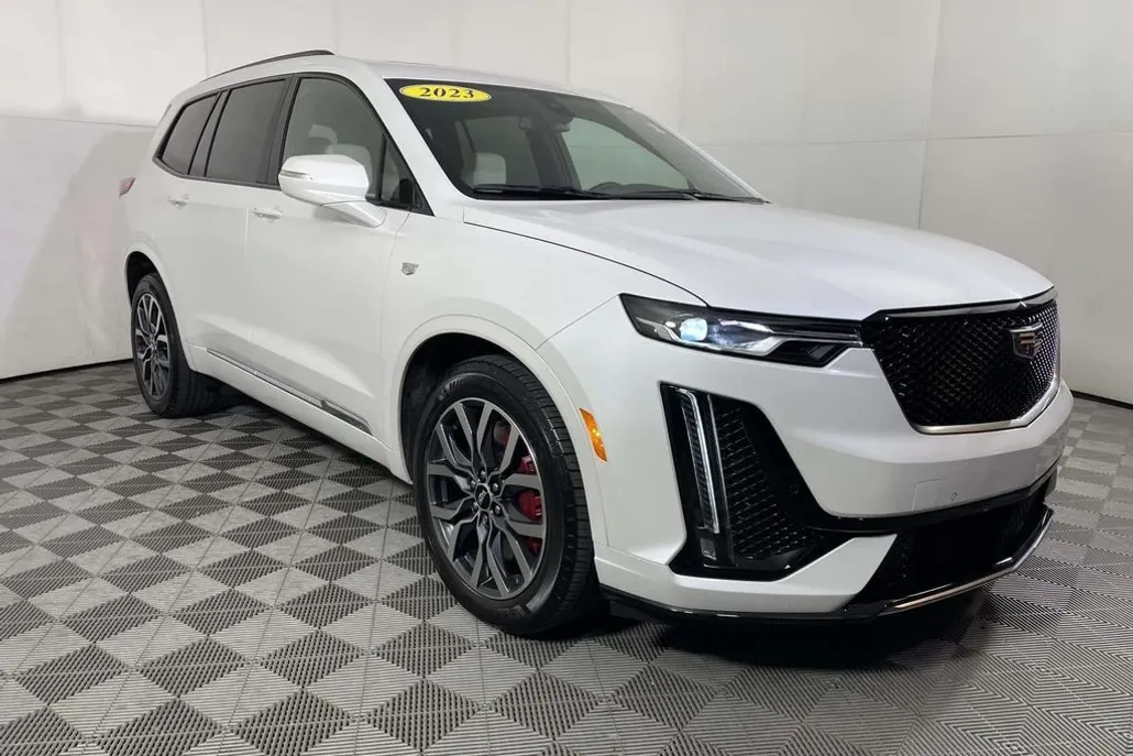 2023 Cadillac XT6 Sport photo 1