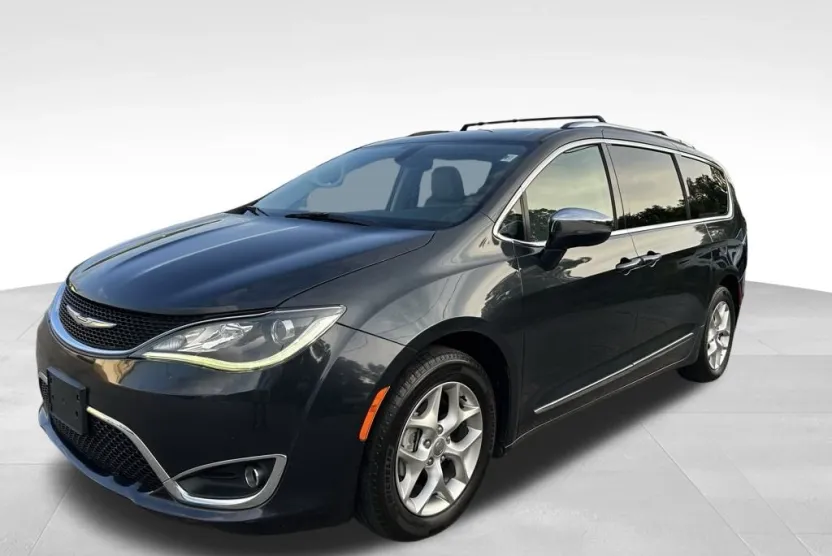 2020 Chrysler Pacifica Limited photo 1