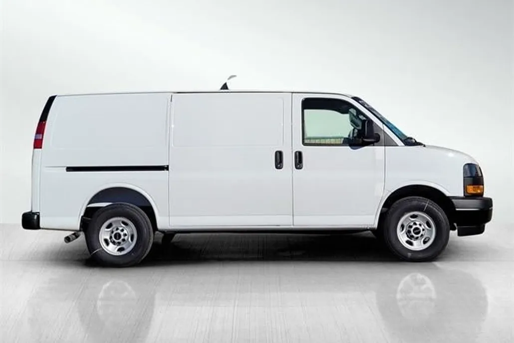 2025 Gmc Savana Cargo 2500 Base photo 1