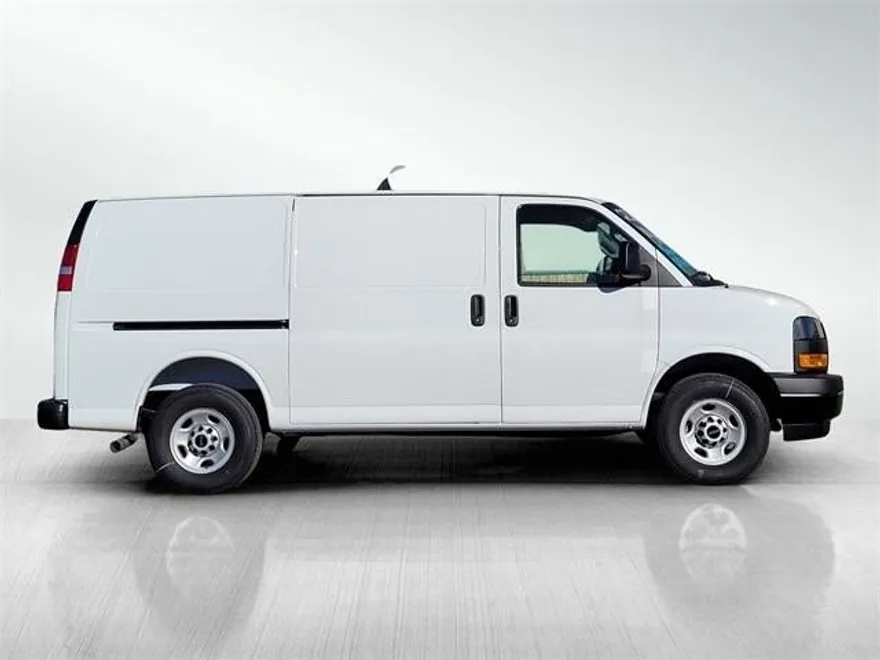2025 Gmc Savana Cargo 2500 Base photo 1