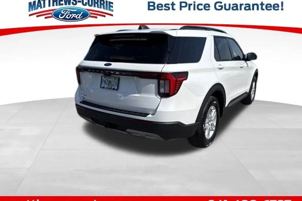 2025 Ford Explorer photo 1