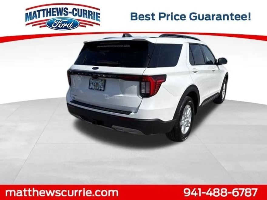 2025 Ford Explorer photo 1