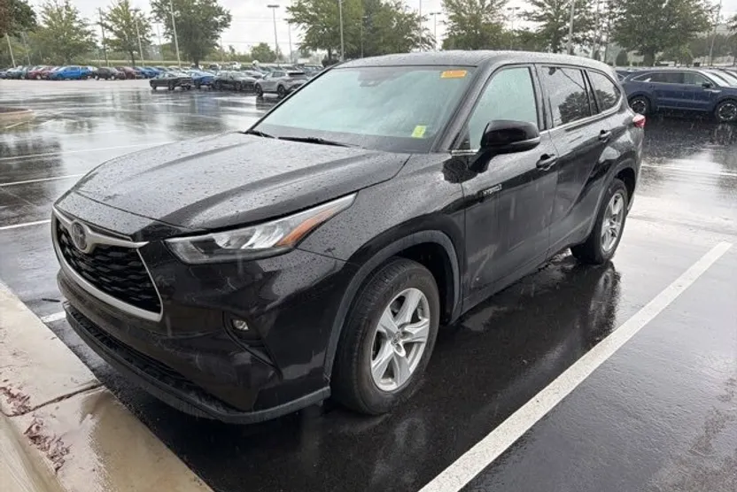 2020 Toyota Highlander Hybrid LE photo 1