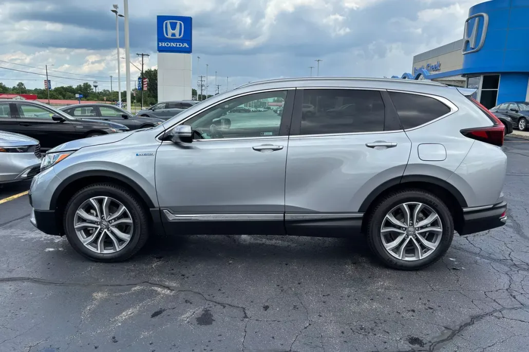 2022 Honda CR-V Hybrid Touring photo 1