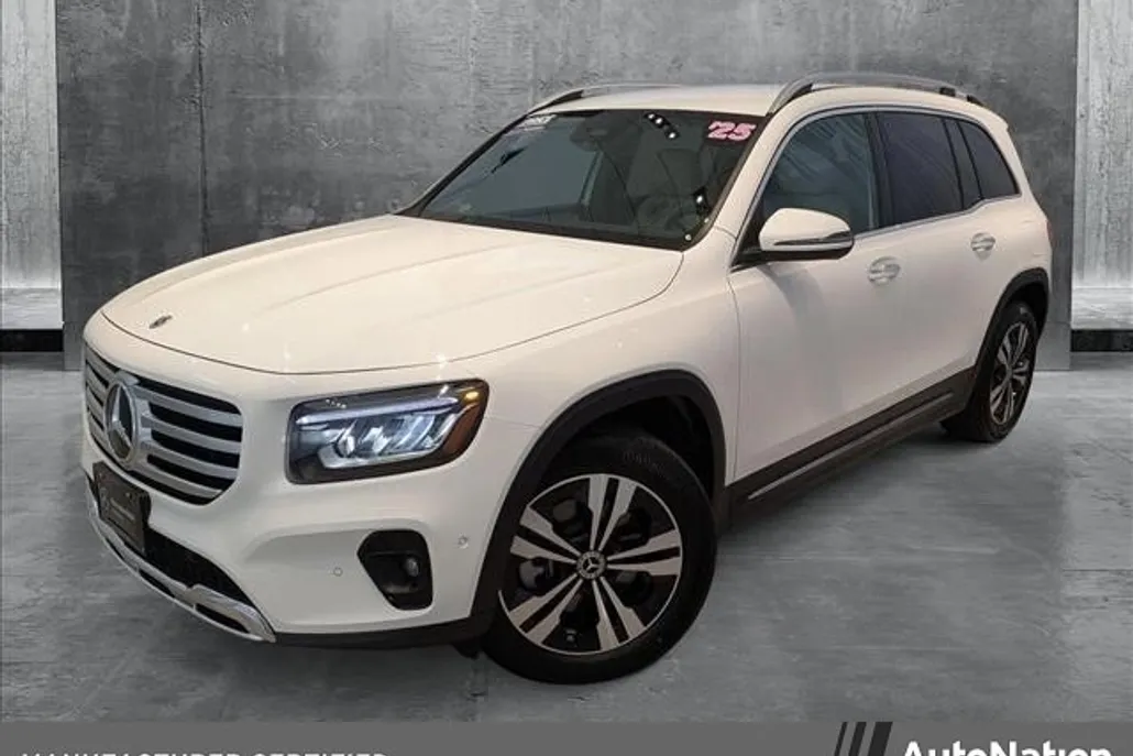 2025 Mercedes Benz GLB 250 4MATIC photo 1