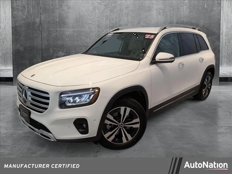 2025 Mercedes Benz GLB 250 4MATIC photo 1