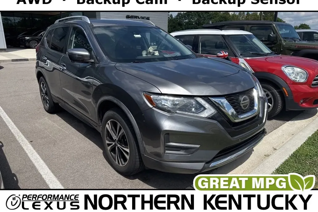 2019 Nissan Rogue SV photo 1