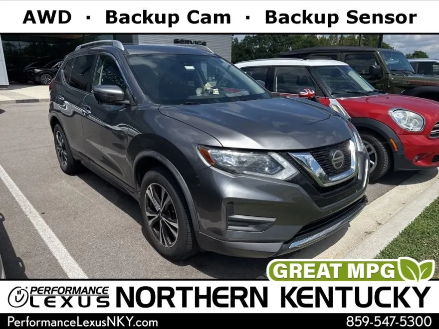 2019 Nissan Rogue SV photo 1