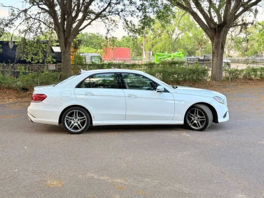 2014 Mercedes Benz E 350 Sport photo 1