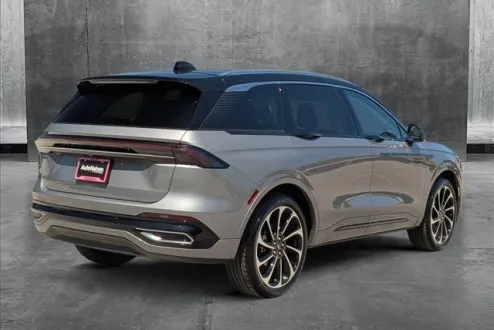 2025 Lincoln Nautilus Black Label photo 2