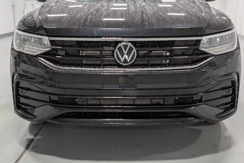 2022 Volkswagen Tiguan SE R-Line Black photo 1