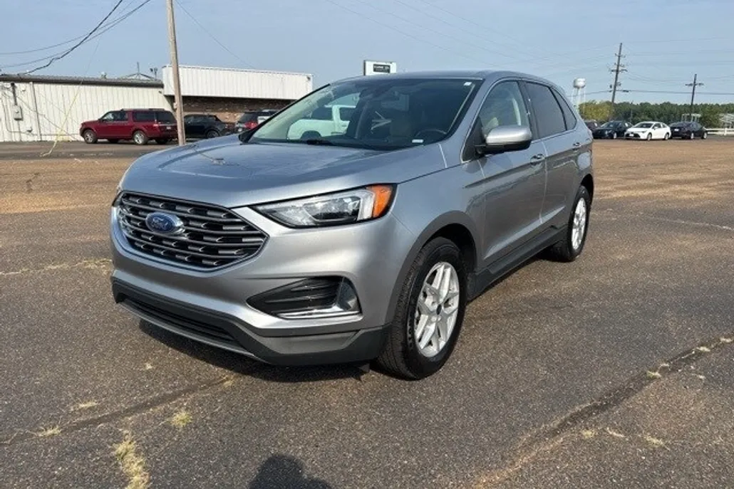 2022 Ford Edge SEL photo 1