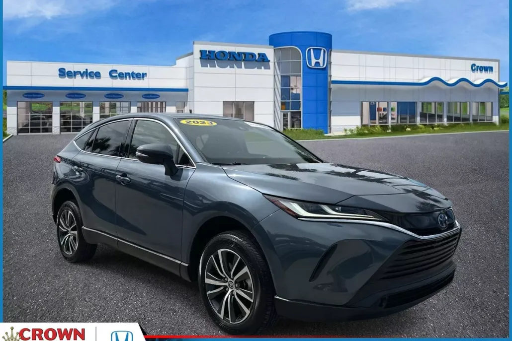 2023 Toyota Venza LE photo 1