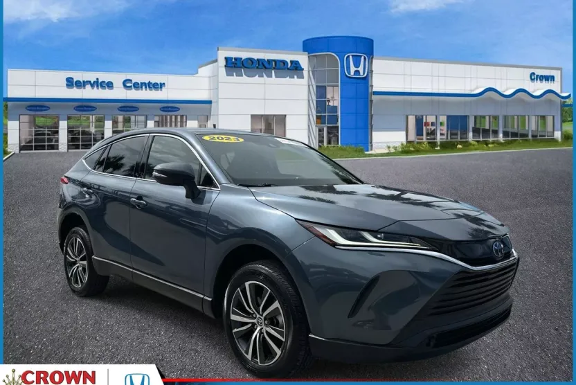 2023 Toyota Venza LE photo 1