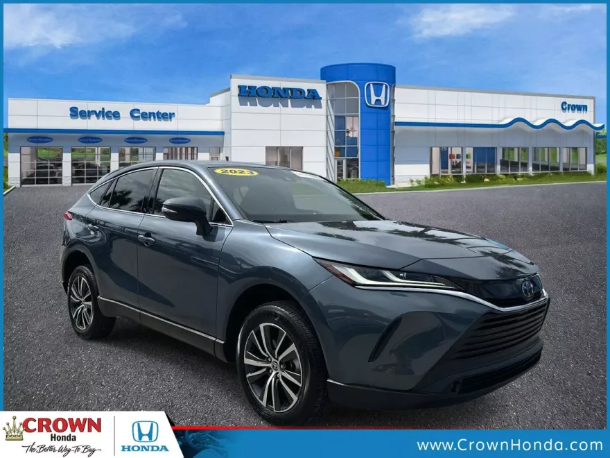 2023 Toyota Venza LE photo 1