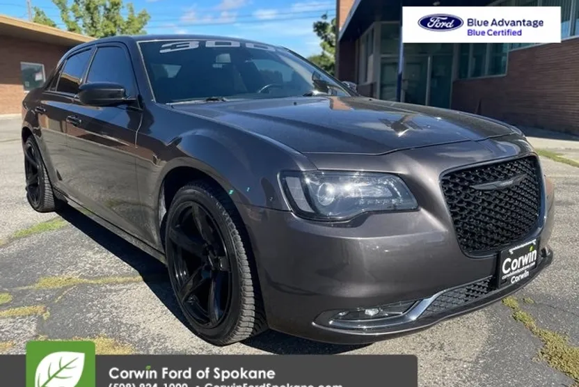 2018 Chrysler 300 S photo 1