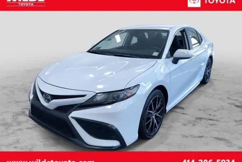 2024 Toyota Camry SE photo 1