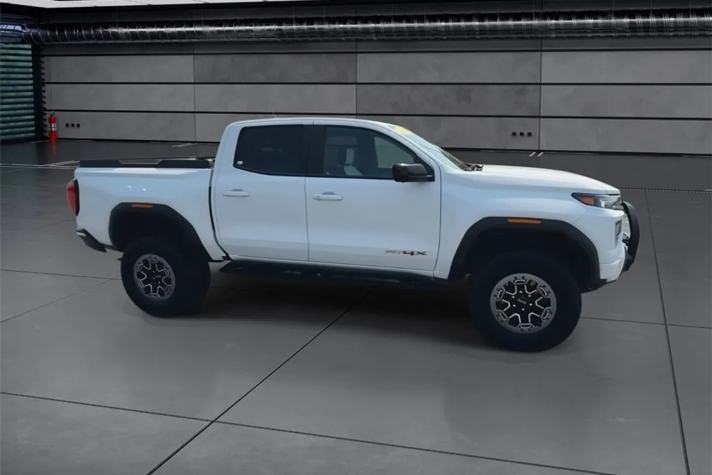 2023 Gmc Canyon AT4X photo 1