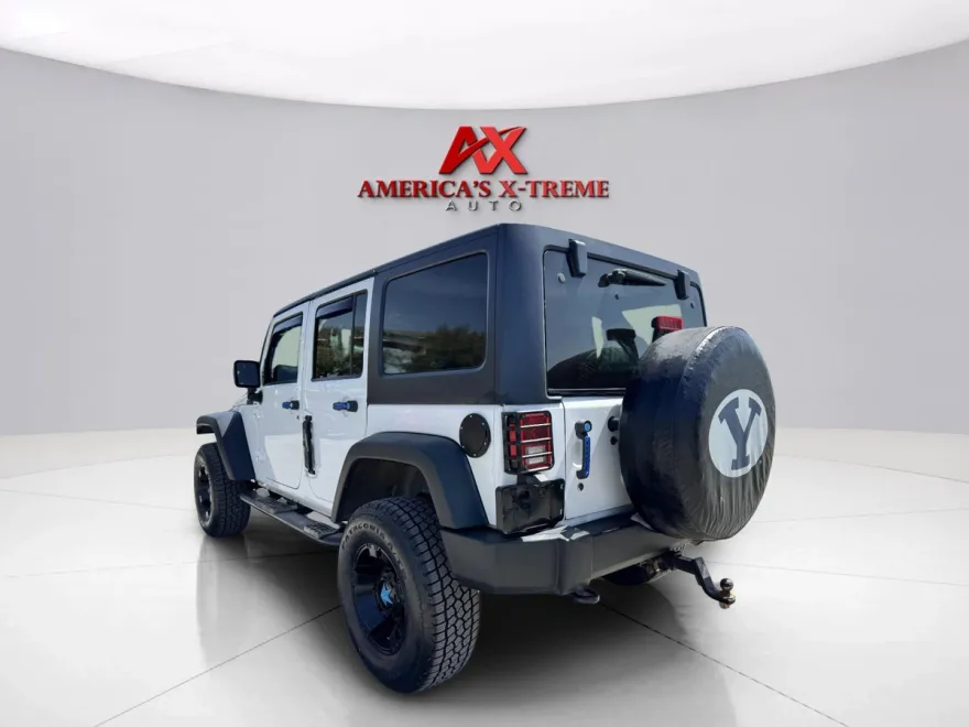 2013 Jeep Wrangler Unlimited Rubicon photo 3