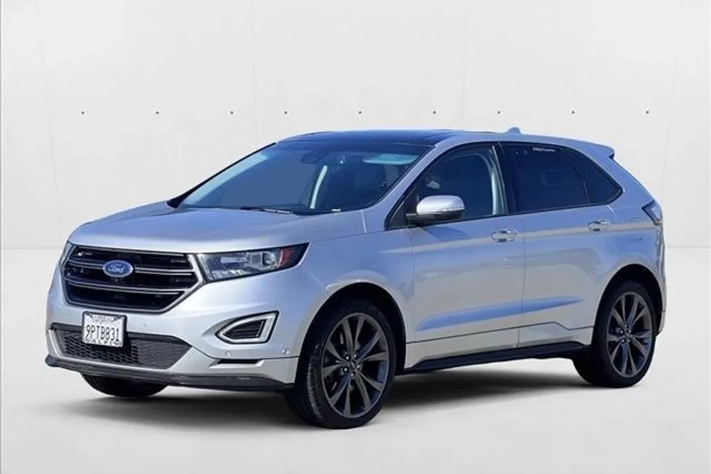 2016 Ford Edge Sport photo 1
