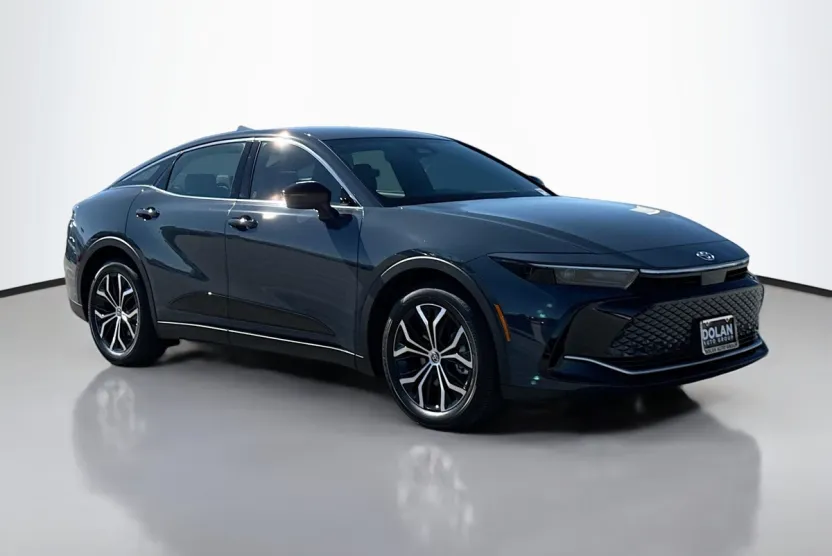 2026 Toyota Crown XLE photo 1