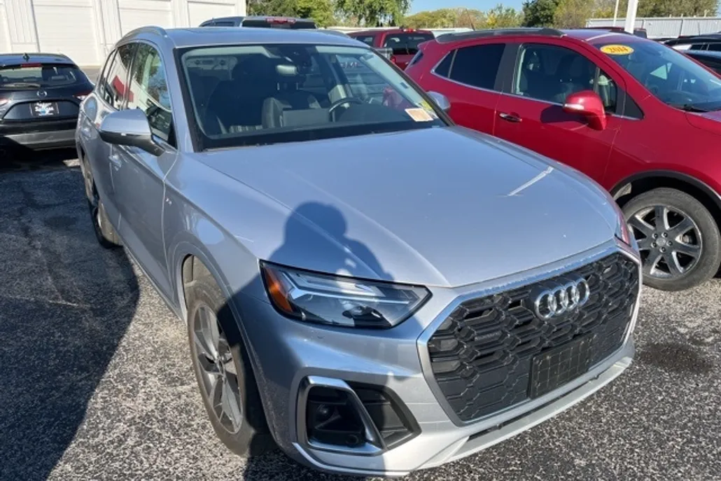 2023 Audi Q5 45 S line Premium Plus photo 1