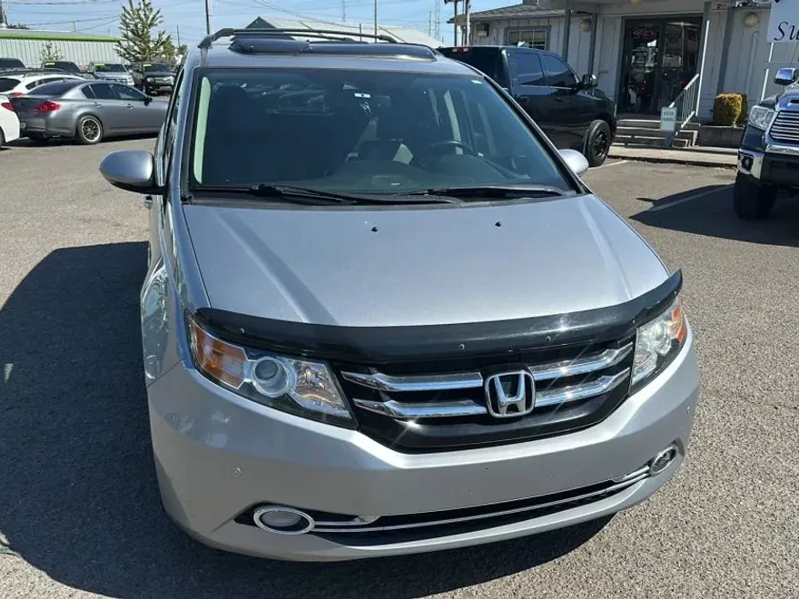 2017 Honda Odyssey Touring Elite photo 1