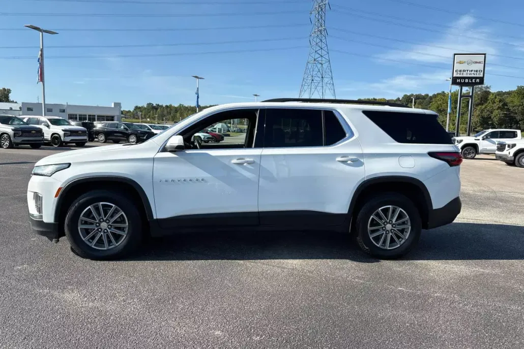 2022 Chevrolet Traverse Leather photo 1