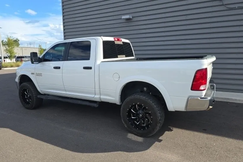 2017 Ram 1500 SLT photo 1