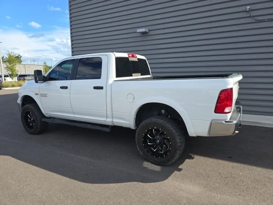 2017 Ram 1500 SLT photo 1