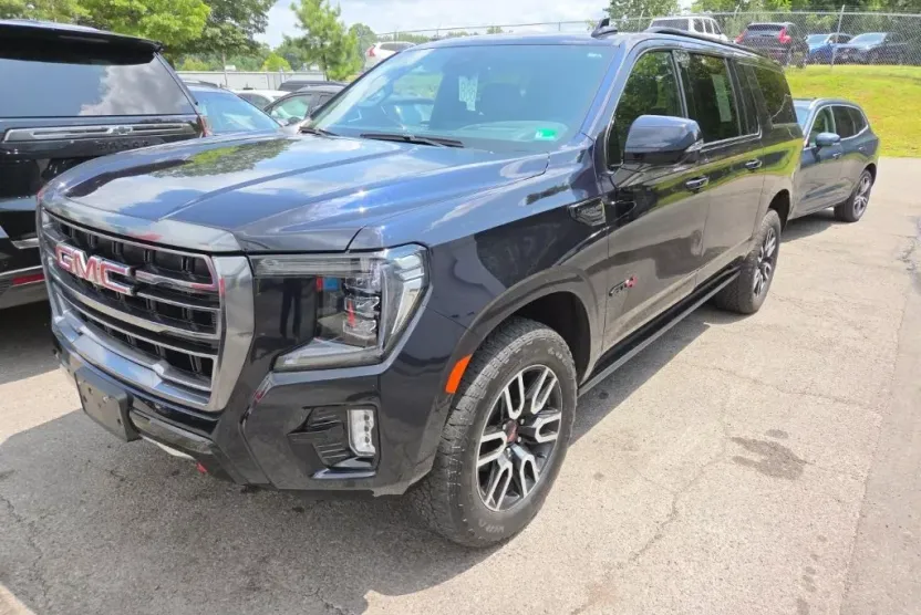 2023 Gmc Yukon XL AT4 photo 1