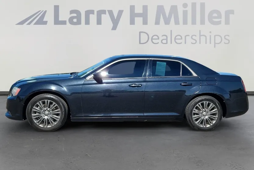 2014 Chrysler 300 C Luxury photo 1