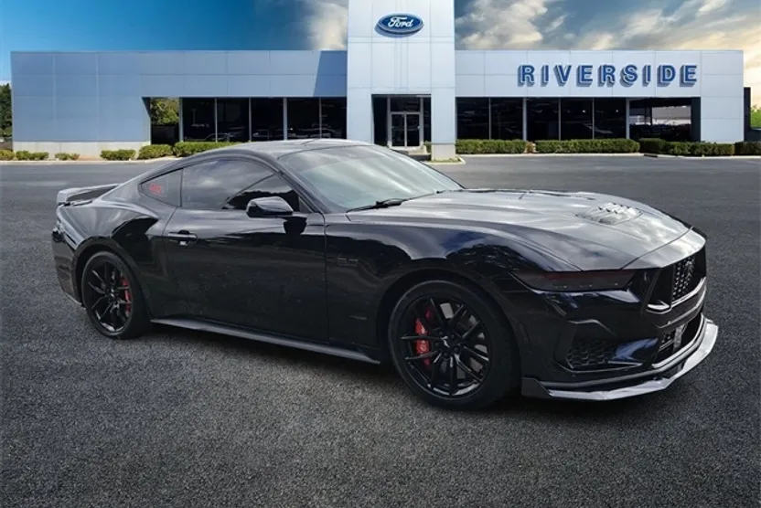 2024 Ford Mustang GT photo 1