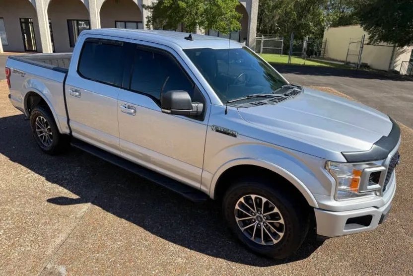 2019 Ford F-150 XLT photo 1